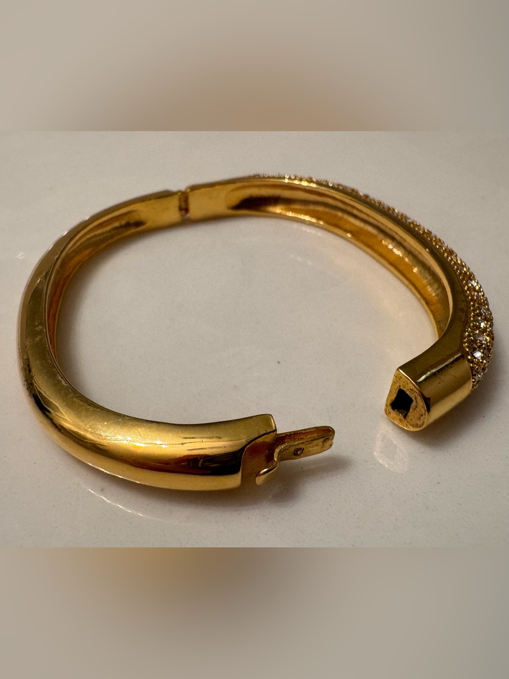 Vintage Gold Tone Pavé Rhinestone Hinged Bangle Bracelet Clear Crystal Statement - Picture 2 of 4